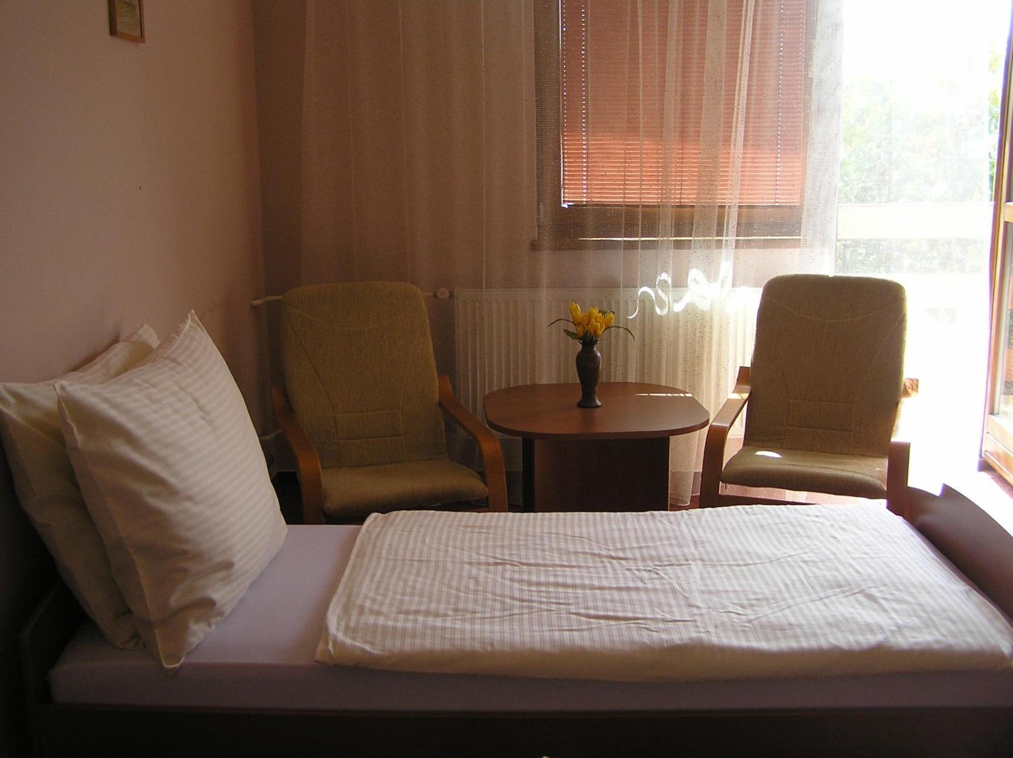 Hotel Slnecny Dvor Michalovce Room photo