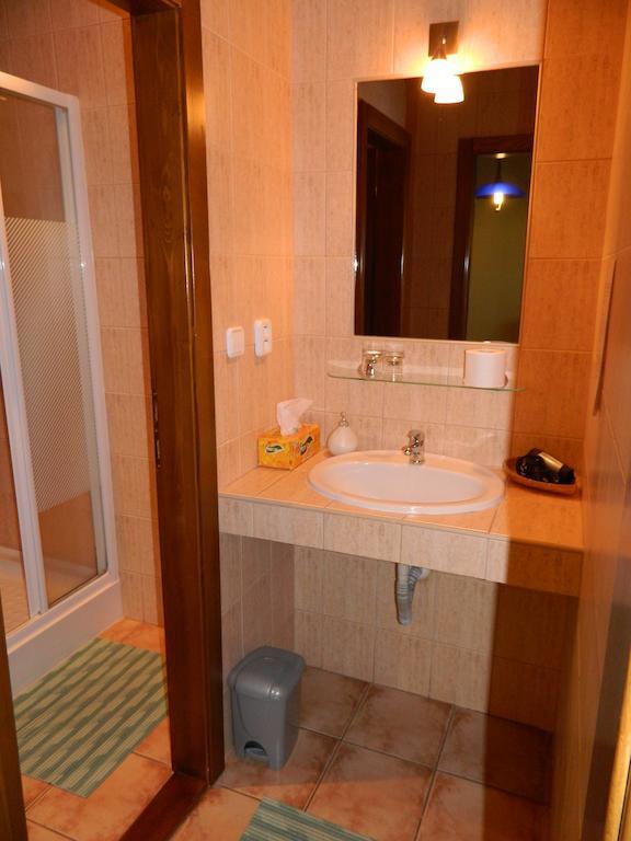 Hotel Slnecny Dvor Michalovce Room photo