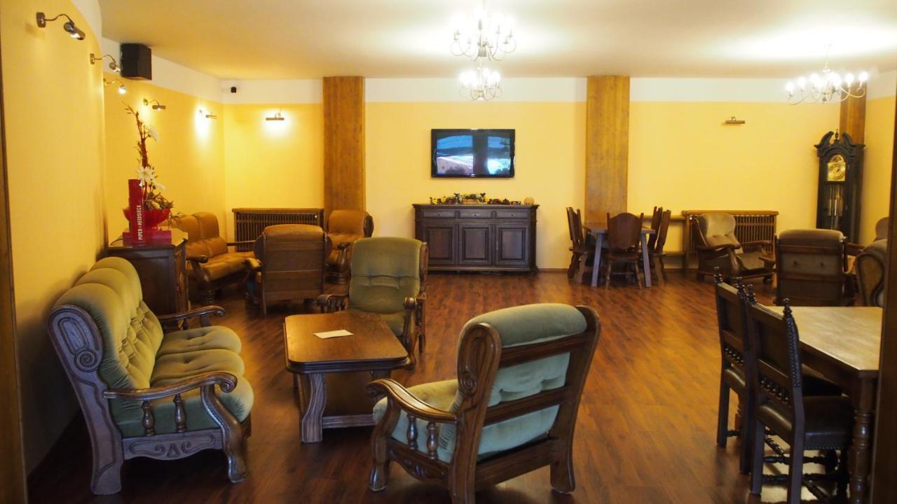 Hotel Slnecny Dvor Michalovce Exterior photo